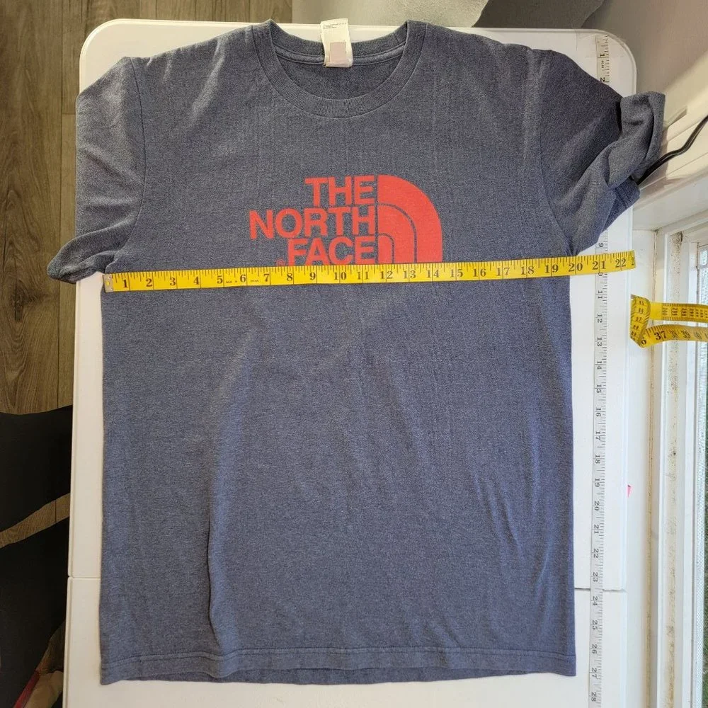 The North Face Mens Tshirt Sz M Gray Red Logo Short Sleeve Active Outdoor Hiking